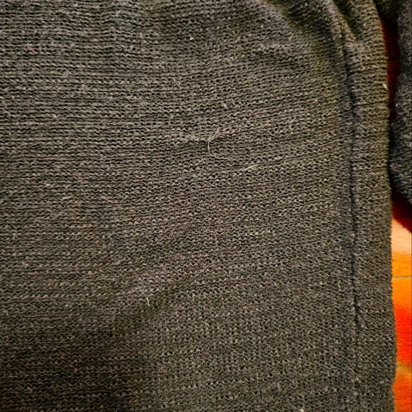 Le Chateau Pullover Sweater - Picture 2 of 2